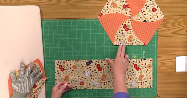 Fun And Easy - The Twisted Triangle Tutorial! Fun And Easy - The Twisted Triangle Tutorial!