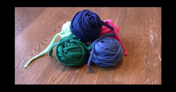You'll Never Guess What Everyday Item You Can Use To Make Yarn - Check It Out! You'll Never Guess What Everyday Item You Can Use To Make Yarn - Check It Out!