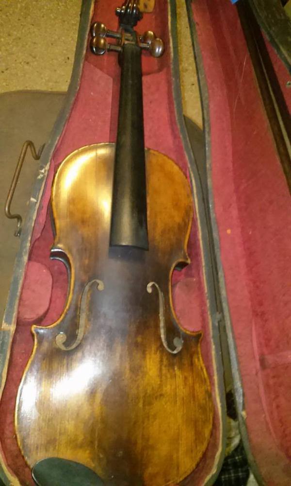 Antique Spotlight: Violins Antique Spotlight: Violins