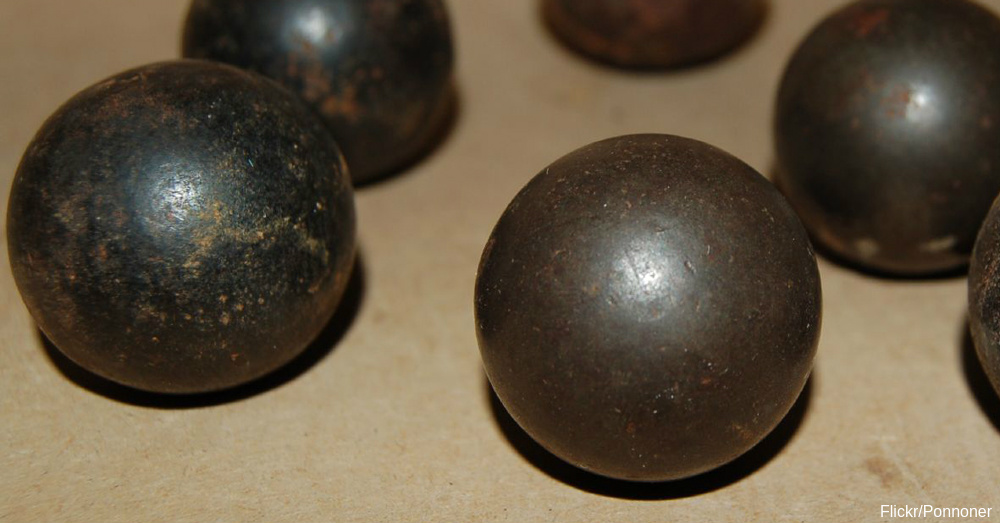 Musket balls / Via Ponnoner
