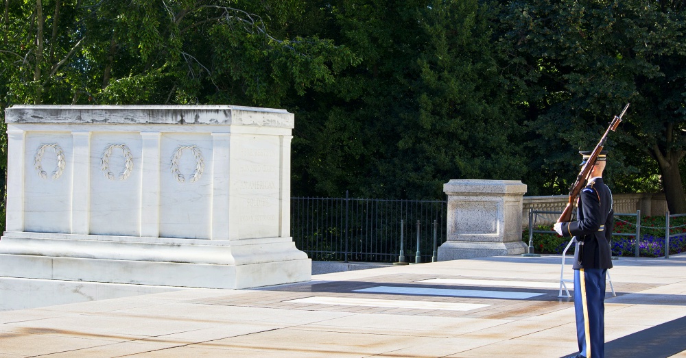 Tomb of the Unknown Soldier / Via Tim Evanson