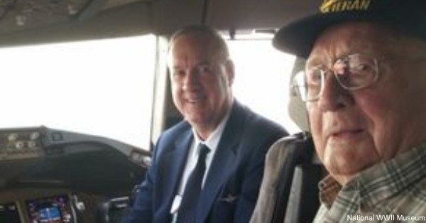 This American Airlines pilot flight invited Rector into the cockpit for a photograph.