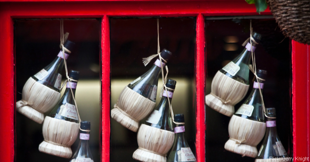 8 Cool Ways to Repurpose a Wine Bottle for Your Garden – The Humble