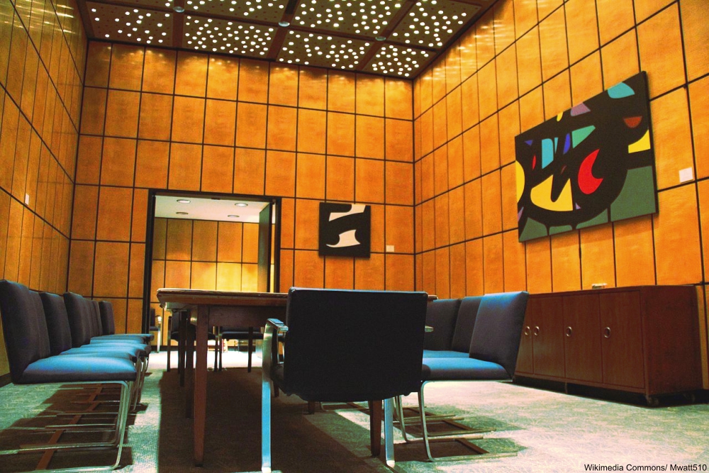 Four Seasons Private Dining Room with Modern Furnishings