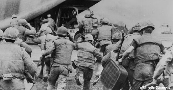 The final evacuation from the Khe Sanh base complex.