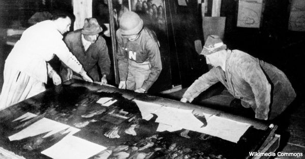 The Monuments Men handle the Ghent Altarpiece.