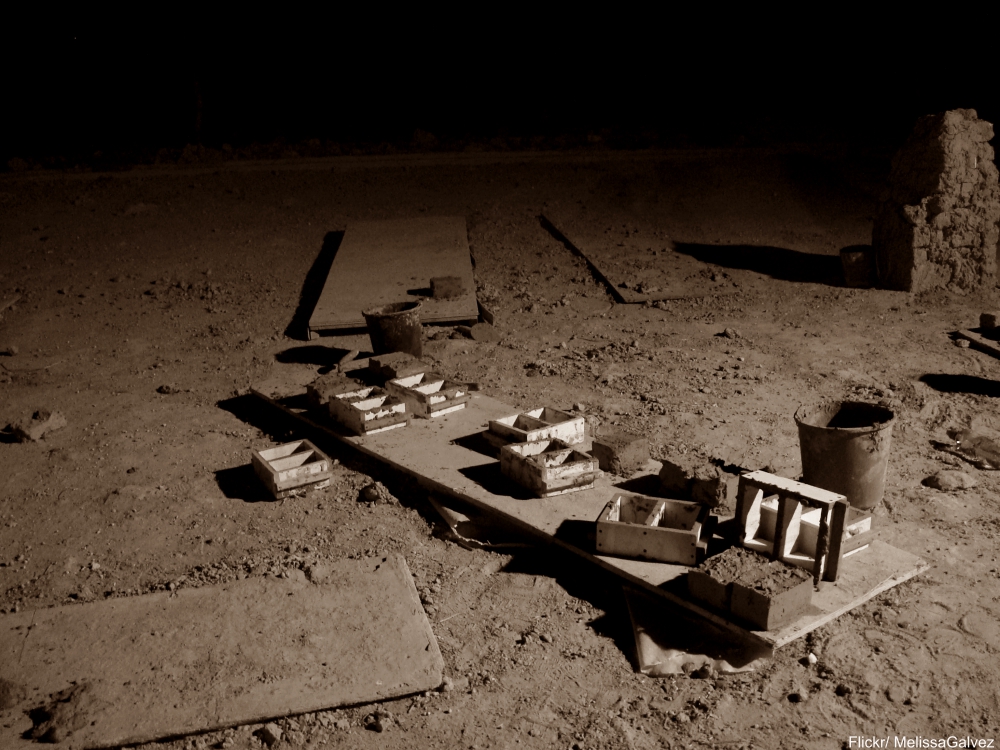 equipment to make bricks by hand