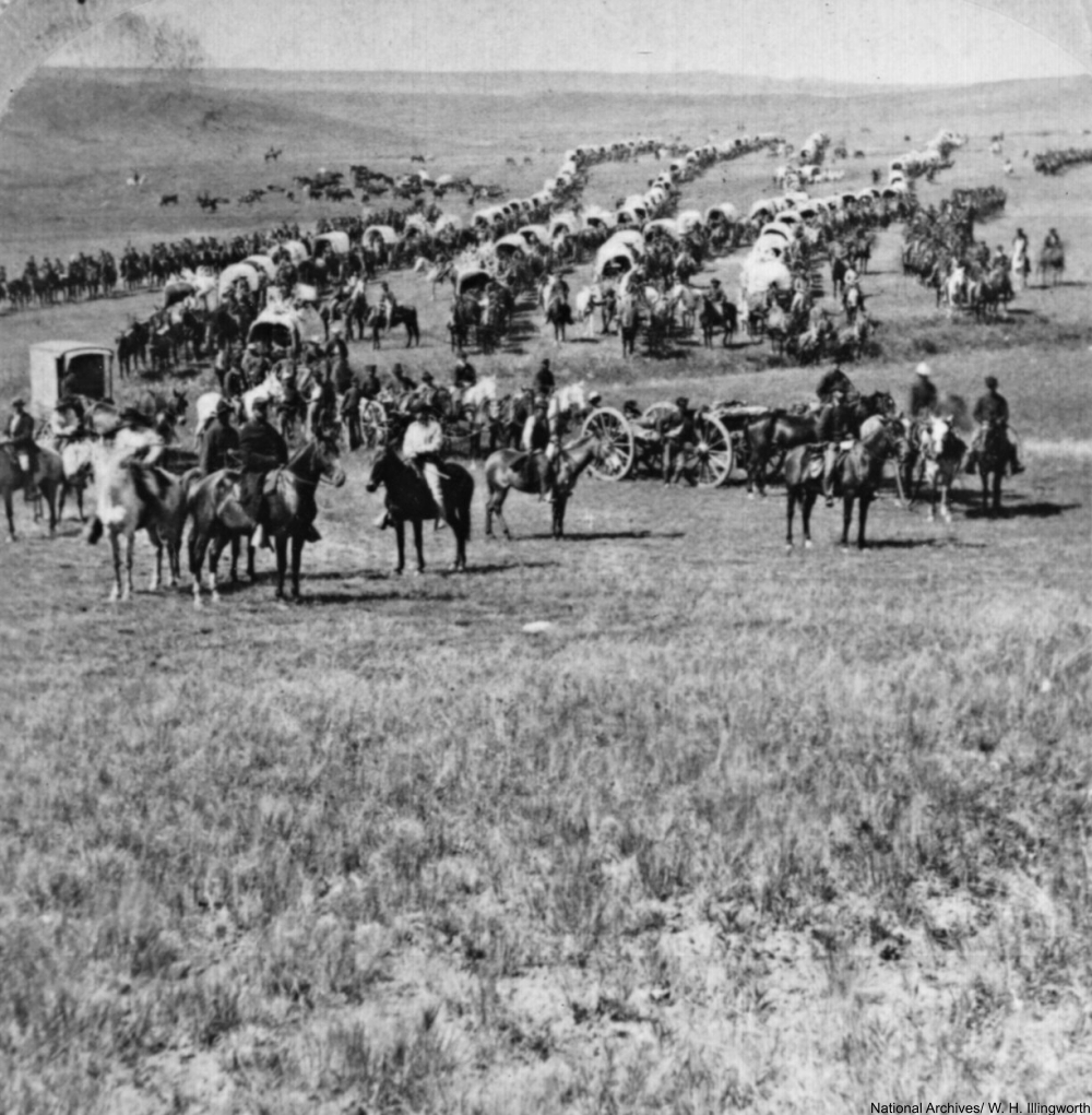 1874 Custer leads a caravan across the Dakota Territory