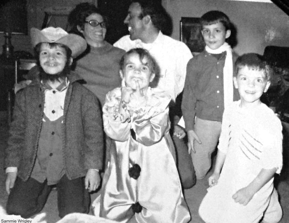 vintage Halloween costumes