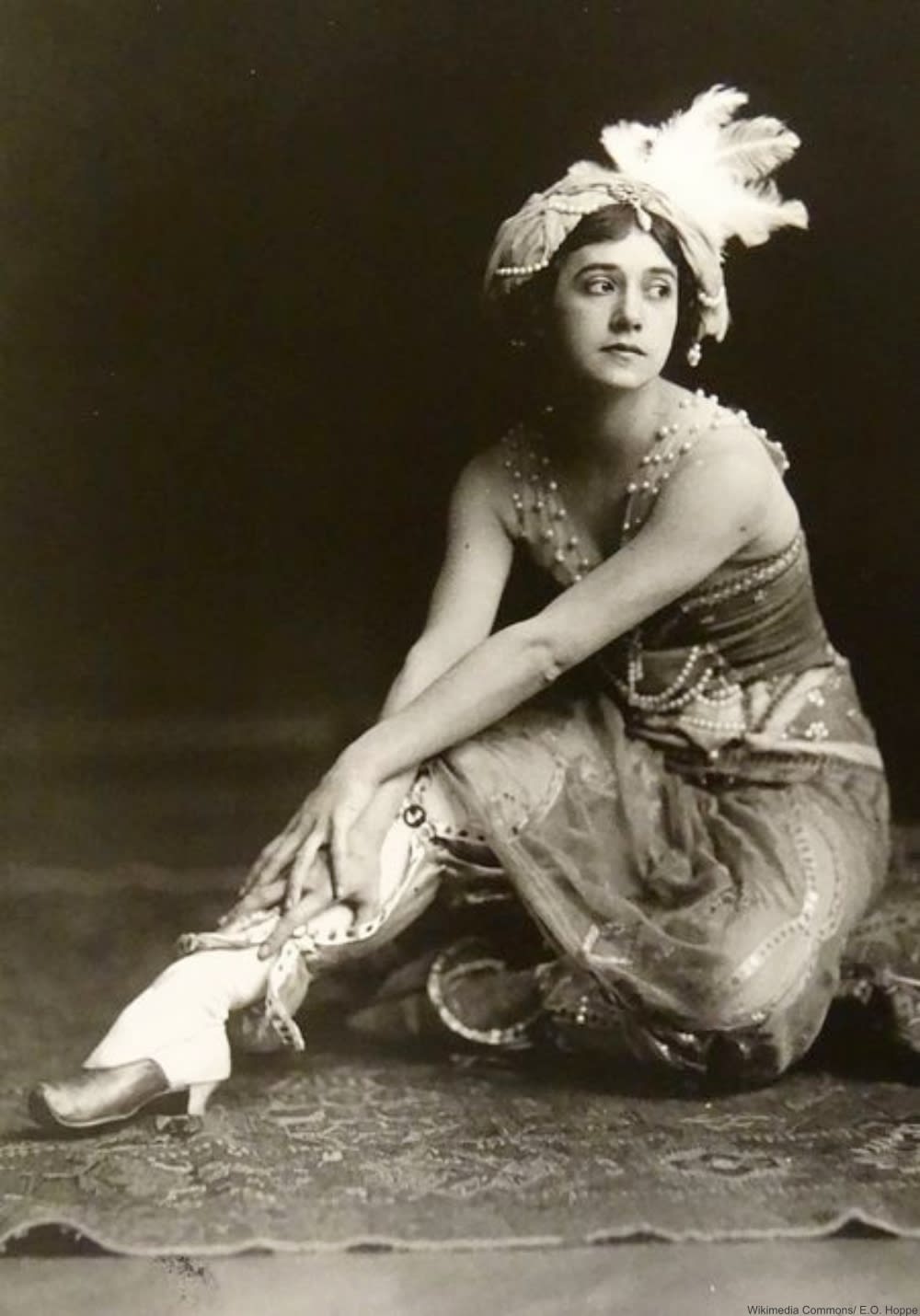 the history of the first women's pants