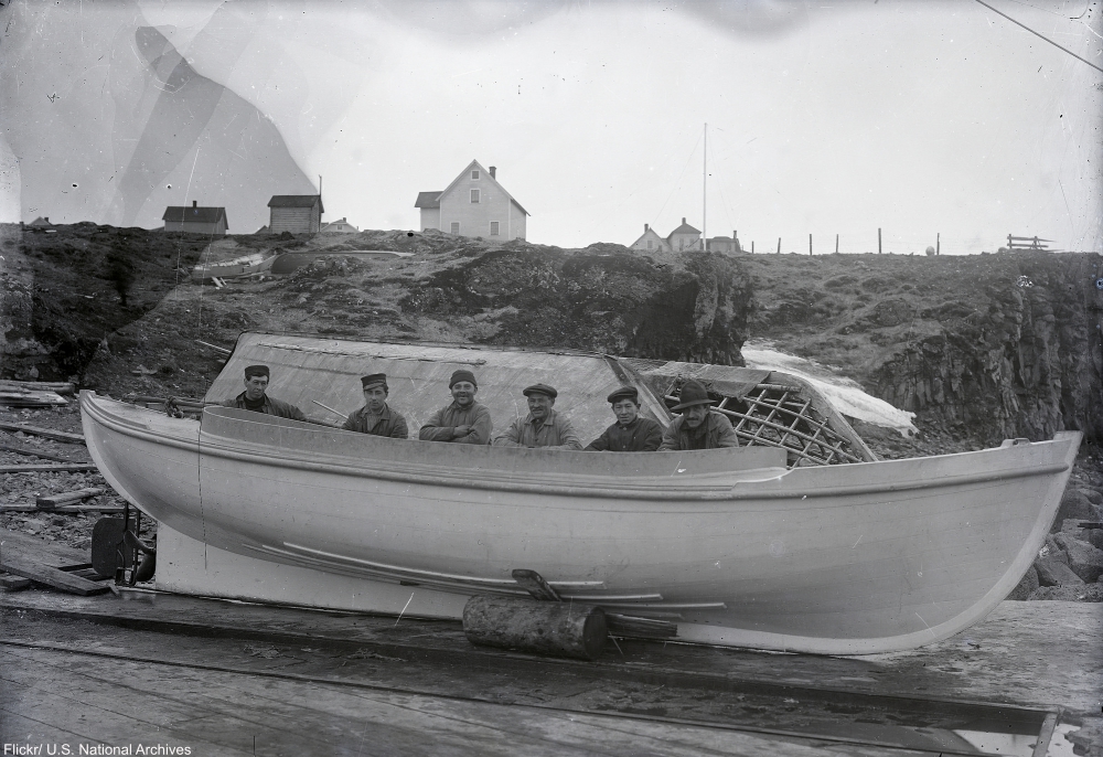 The Settling of Alaska in Iconic Photographs