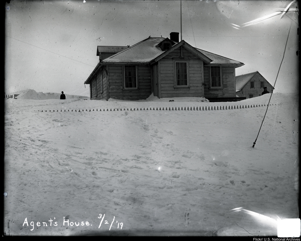 The Settling of Alaska in Iconic Photographs