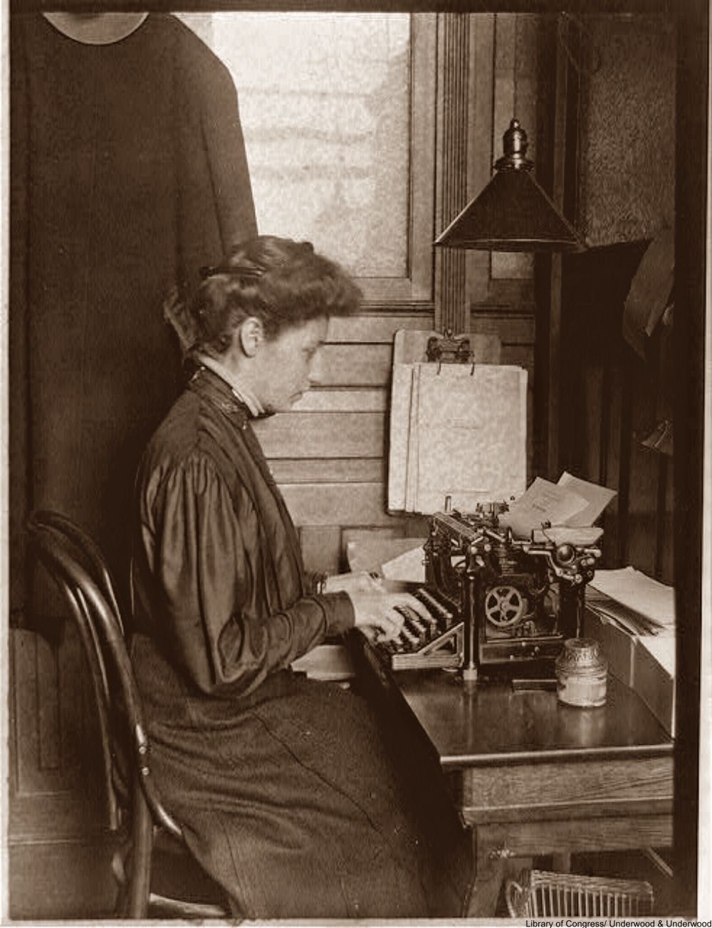 The Real Life Gibson Girls of the Day in Photographs