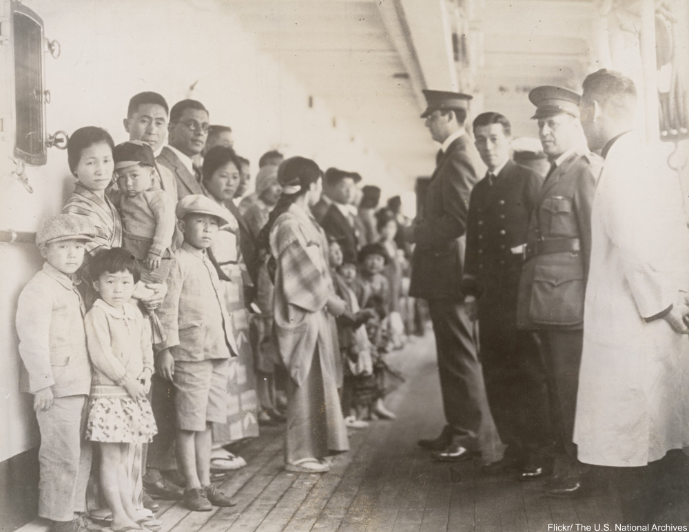 Incredible Photos of Immigrants at the Turn of the Century