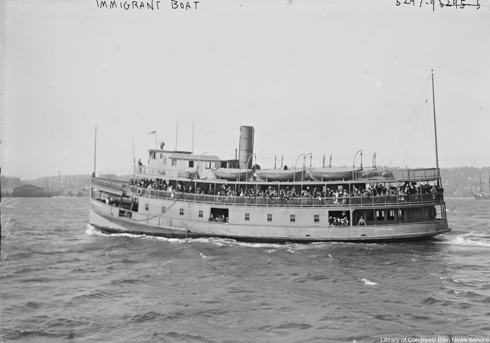 Incredible Photos of Immigrants at the Turn of the Century