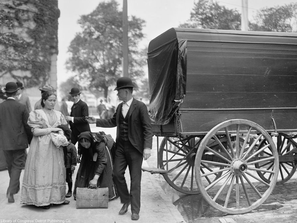 Incredible Photos of Immigrants at the Turn of the Century