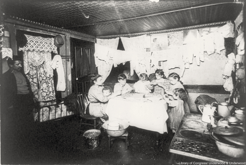 Incredible Photos of Immigrants at the Turn of the Century