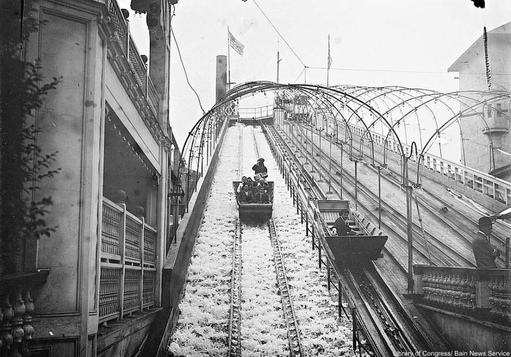 The Victorian Seaside in Photographs
