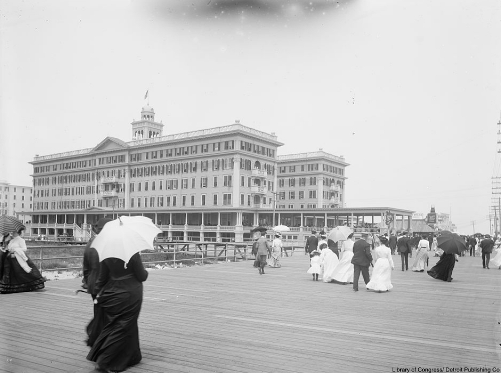 The Victorian Seaside in Photographs