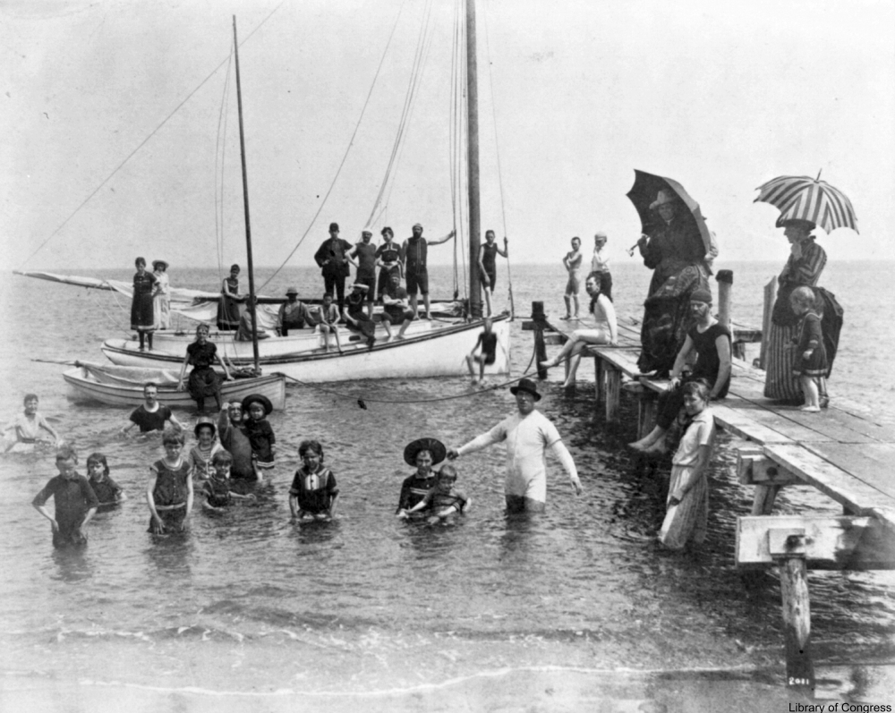 The Victorian Seaside in Photographs