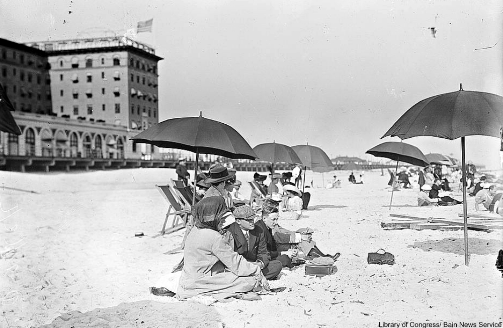 The Victorian Seaside in Photographs