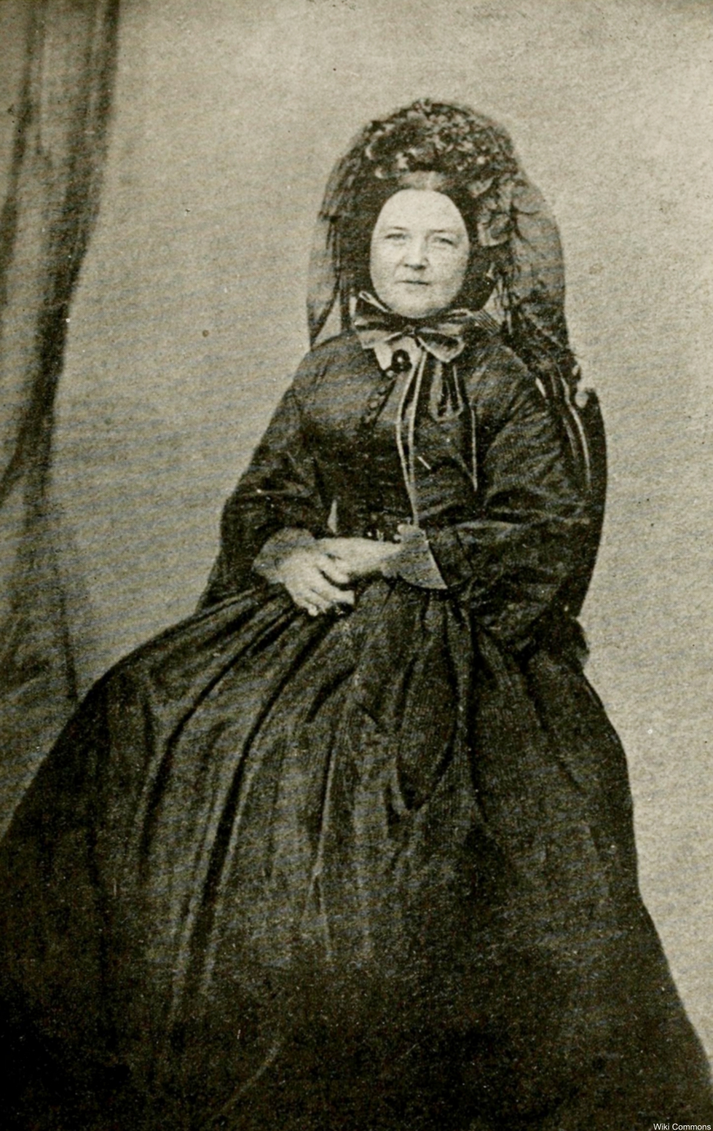 The Fascinating History of Mourning Jewelry