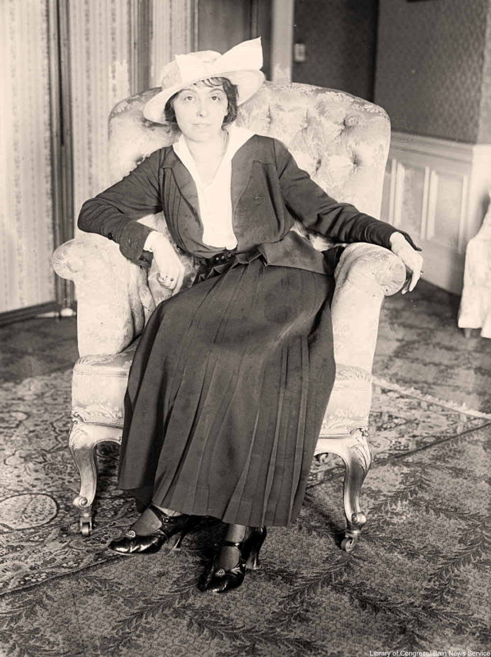The Incredible Life of the Belgian Stuntwoman, Comedian, Ambulance Driver, and Aviatrix Hélène Dutrieu