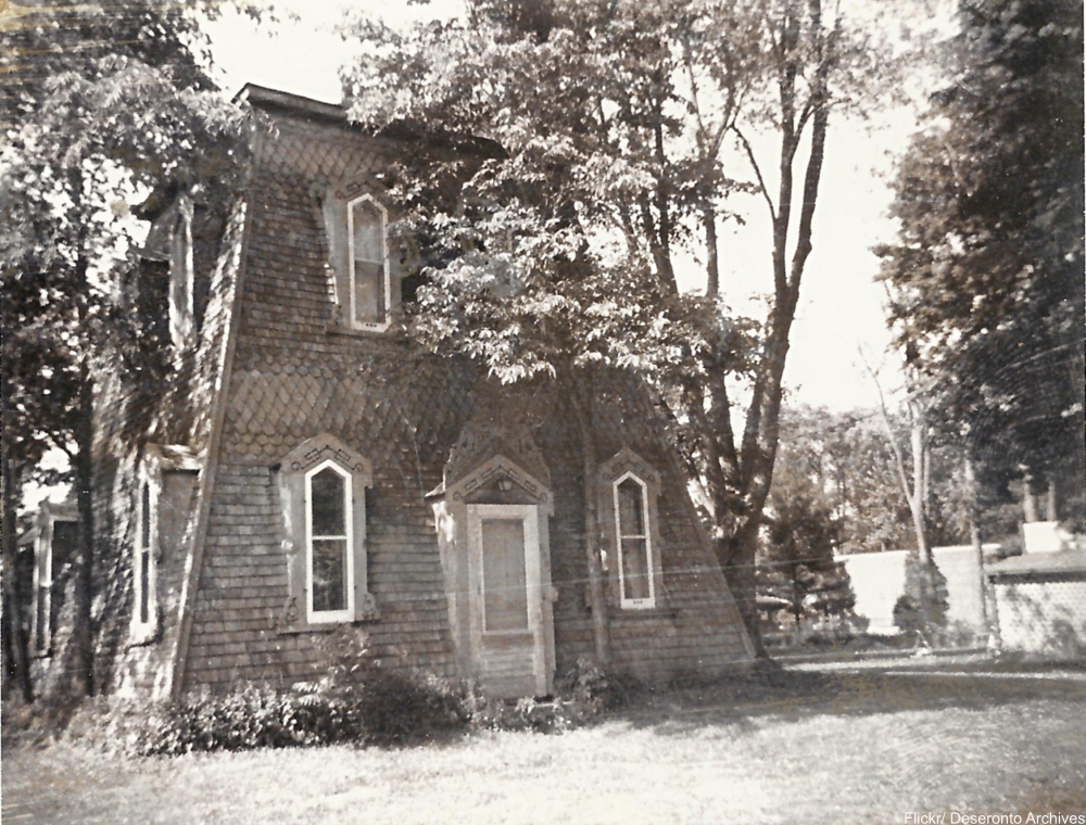 9 Wacky Old Houses We Would Have Loved to Visit!