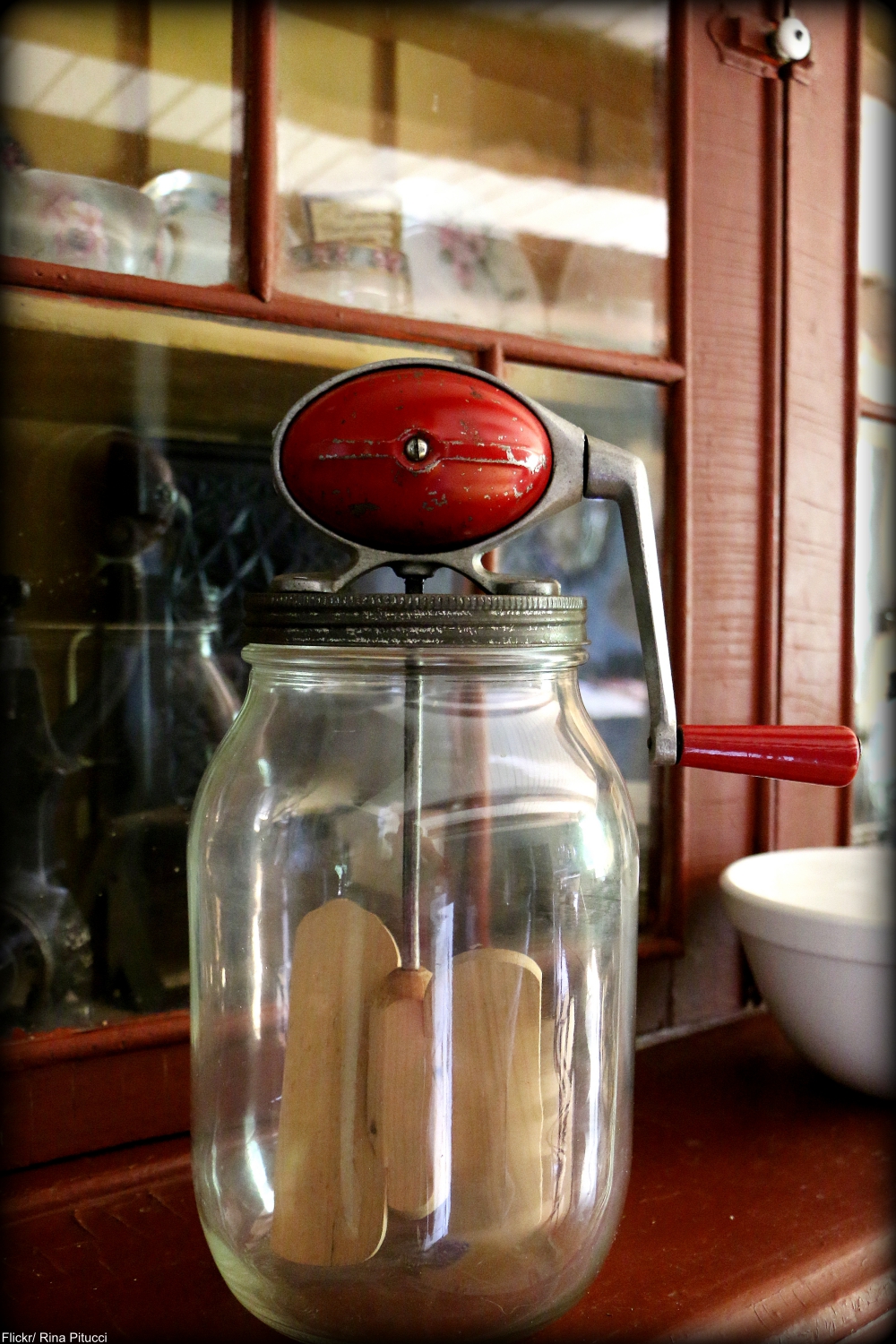 12 Things You Really Do Not See Anymore in the Kitchen
