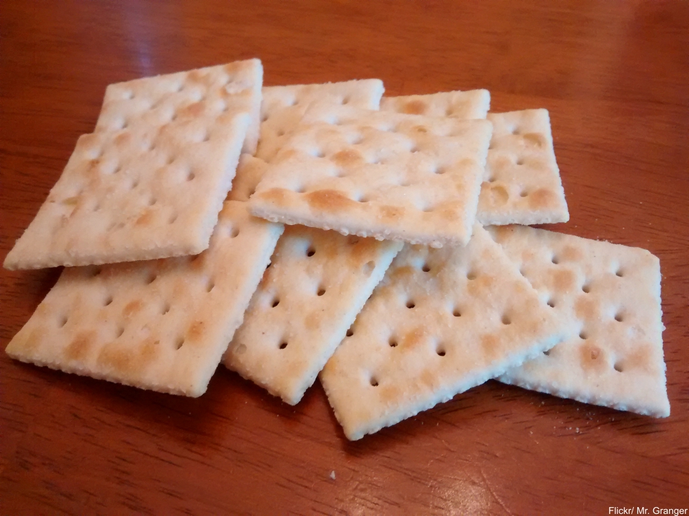 9 Ingenious Recipes Using Crackers from the Great Depression
