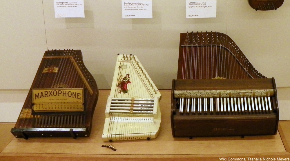 the dolceola was only made for about 5 years in the 1920s