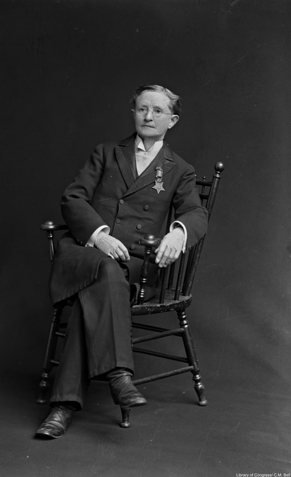 Mary Walker never stopped wearing her medal of honor