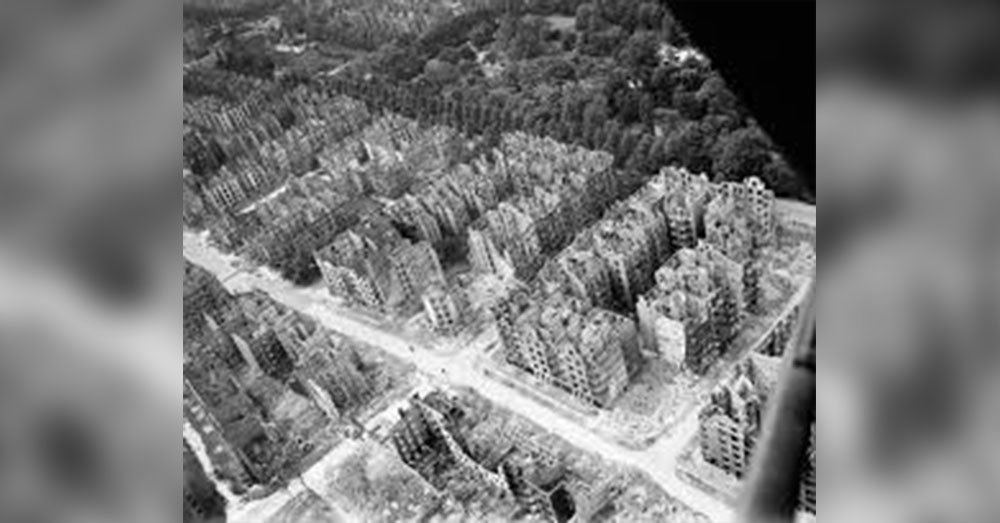 Source: Wikimedia Commons Hamburg during WWII.