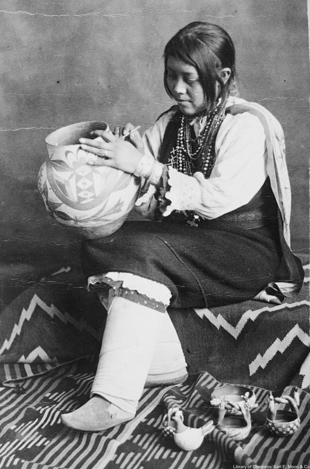 pottery painter circa 1906