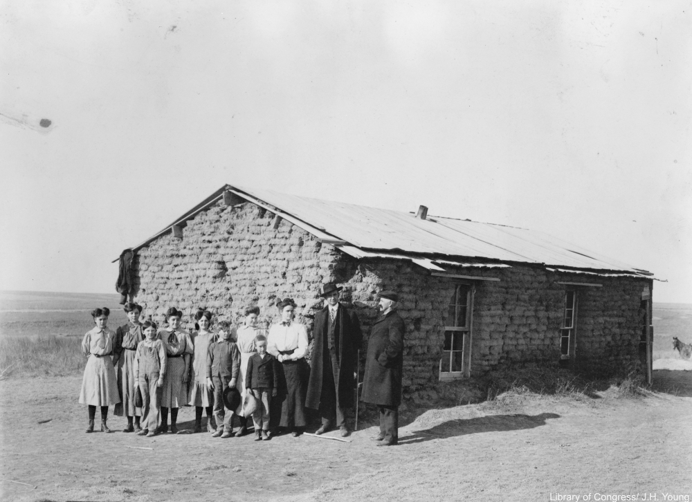 sod school house in Decatur County, Kansas, 1907.