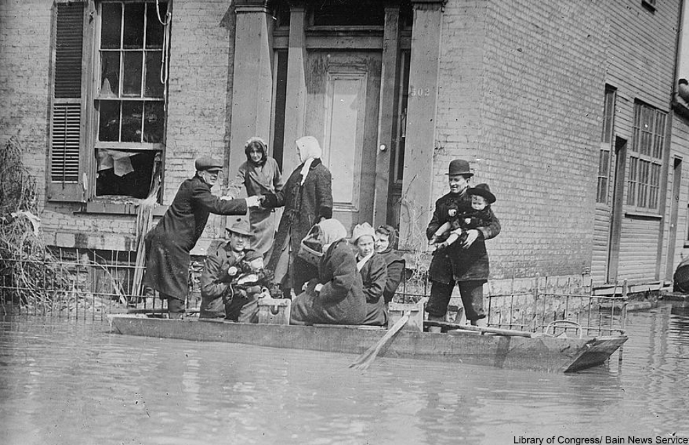 rescuers in the flood of 1913, Dayton, Ohio
