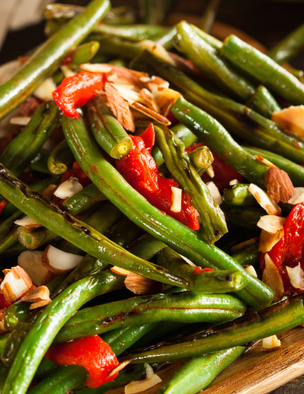 Healthy Sauteed Green Beans with Almonds and Peppers