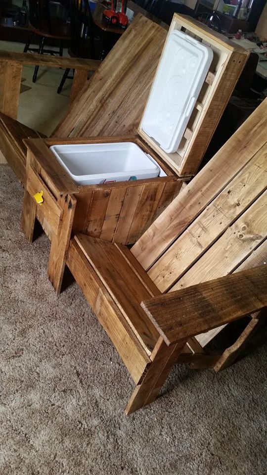 From Roy Andreen: Adirondack Jack and Jill bench with cooler, made from pallets