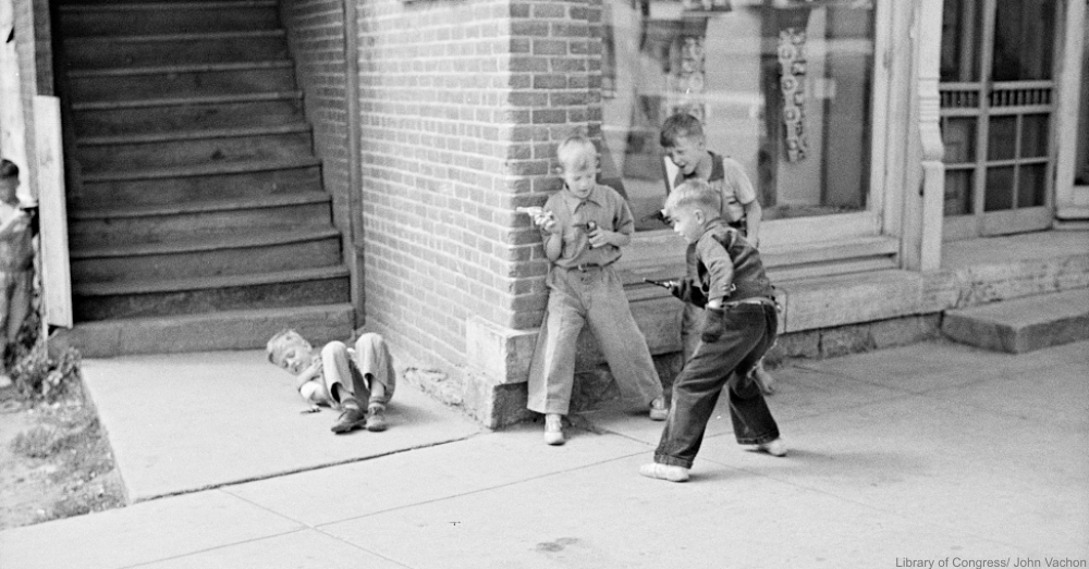 Toy Gun Fight 1939