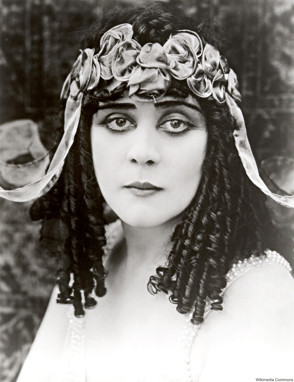 Theda Bara 1917