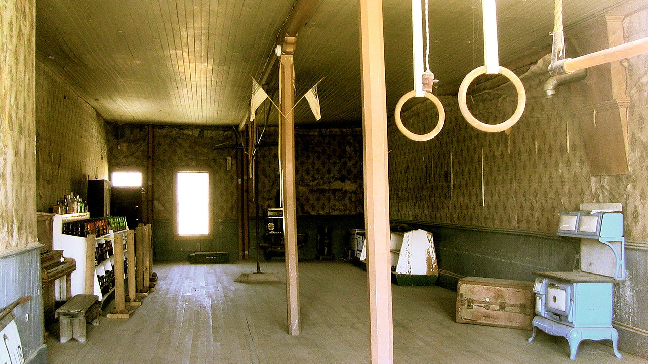 A gym inside the IOOF Hall (photo via TheConduqtor).
