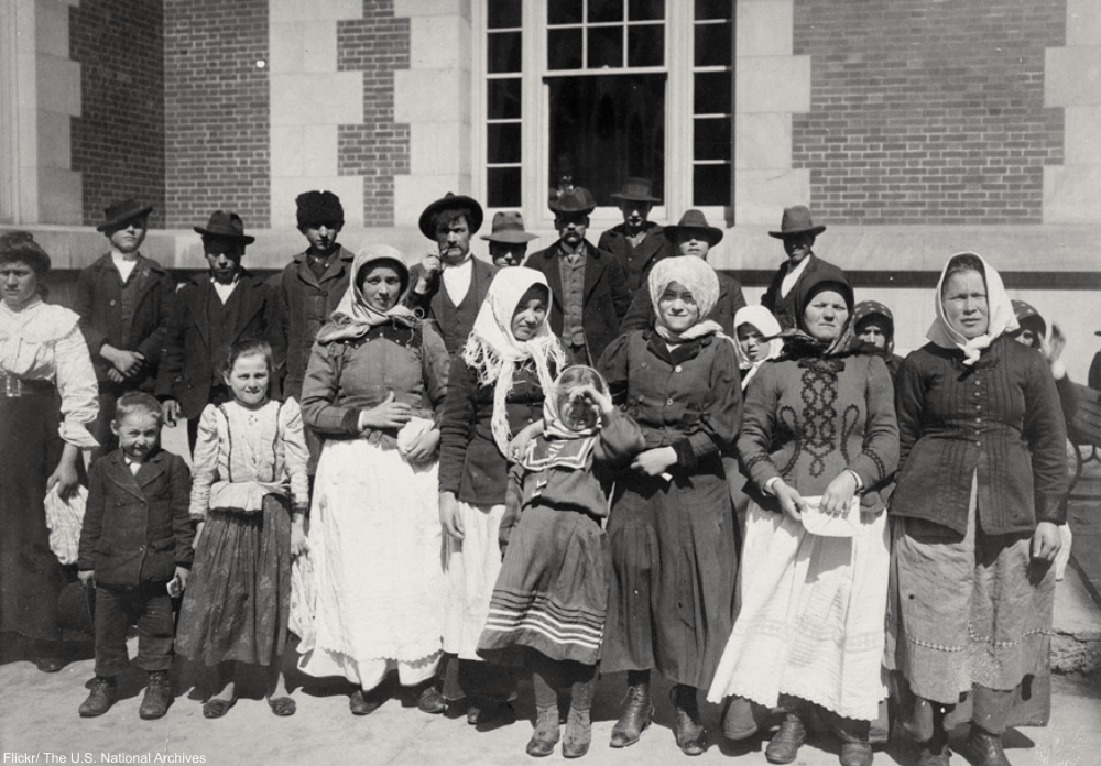24 Remarkable Photos Of Immigrants From Around 1900 Show A Time Like No Other U2013 Dusty Old Thing