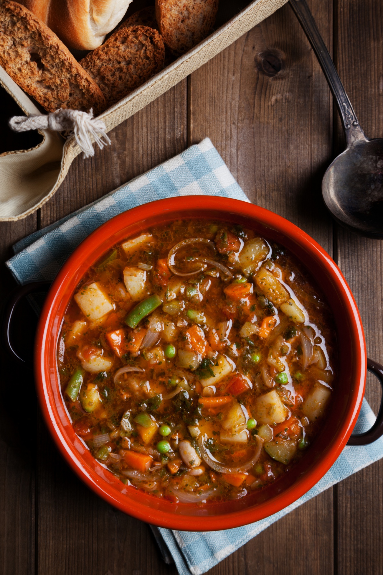 minestrone soup on the pot