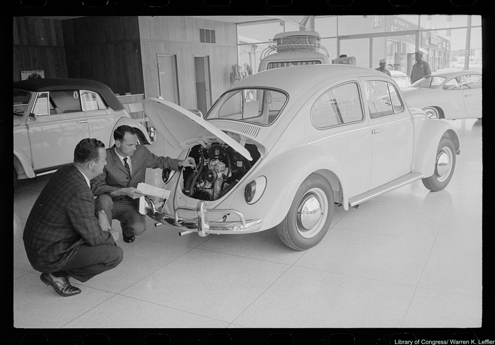 15 Vintage Photographs of VWs in Action
