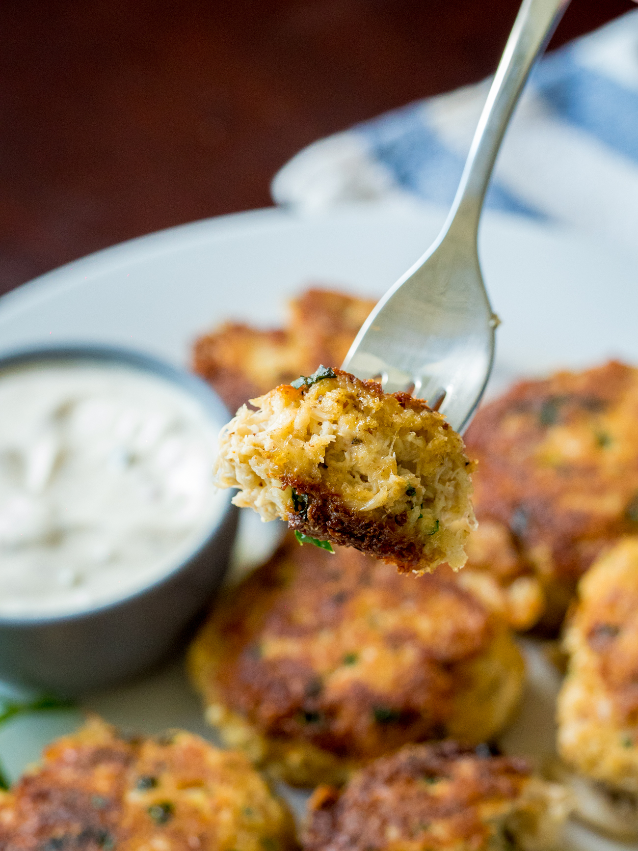 Classic Maryland Crab Cakes – 12 Tomatoes
