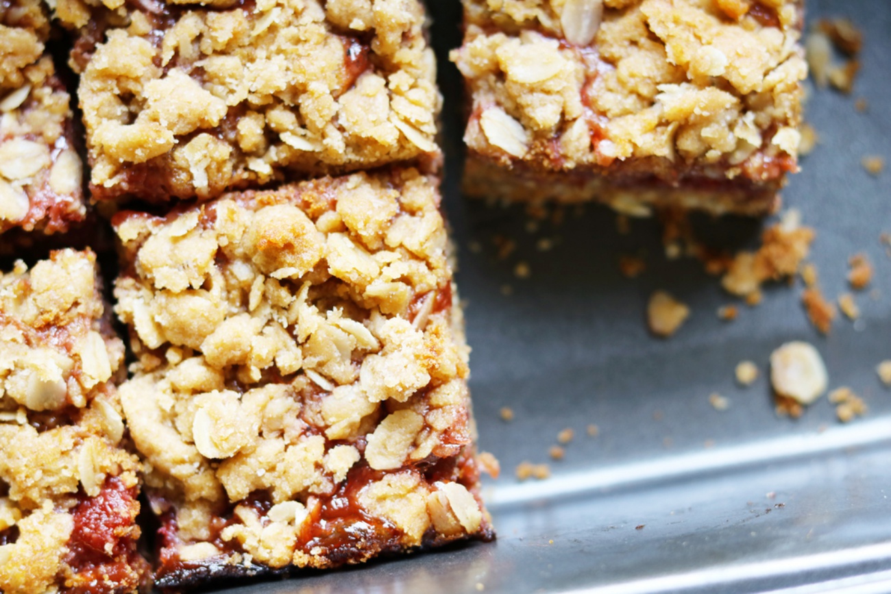 Peanut Butter And Jelly Oat Crumble Bars 12 Tomatoes