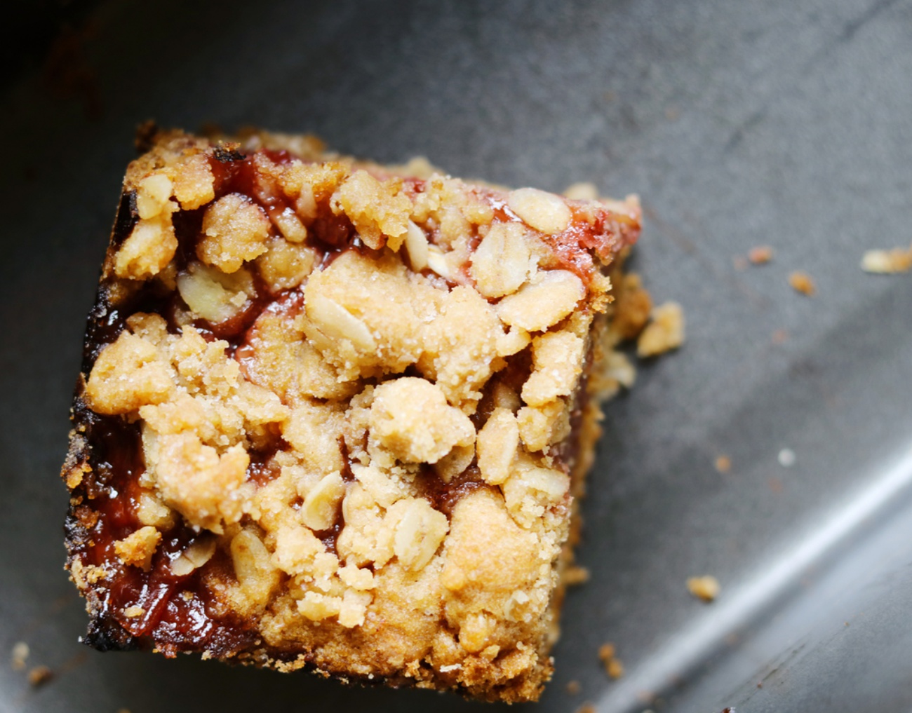 Peanut Butter And Jelly Oat Crumble Bars 12 Tomatoes