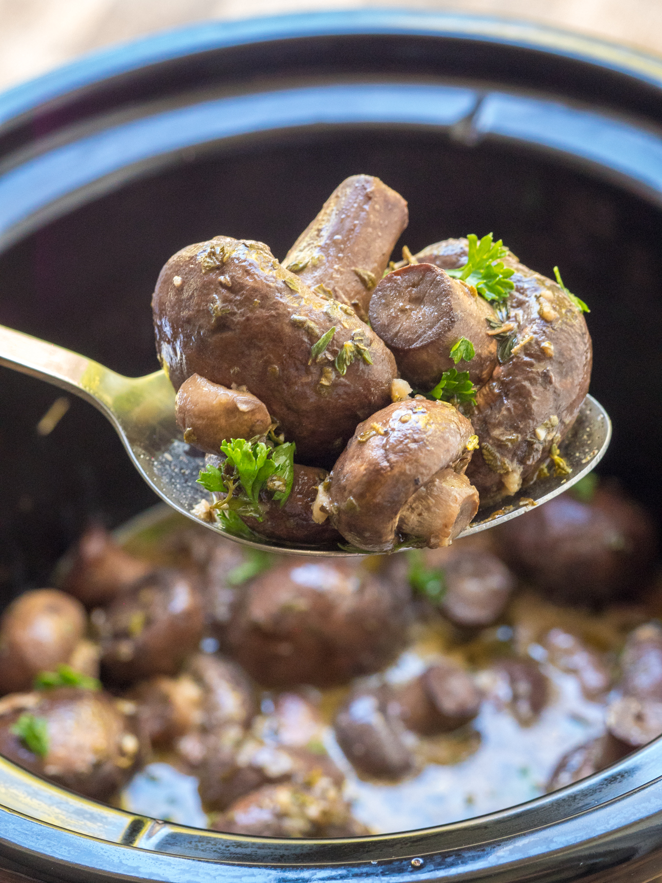 Slow Cooker Garlic and Herb Butter Mushrooms 12 Tomatoes