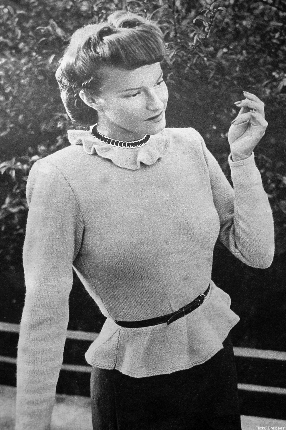 These Charming Vintage Knit & Crochet Patterns Remind Us of Grandma!