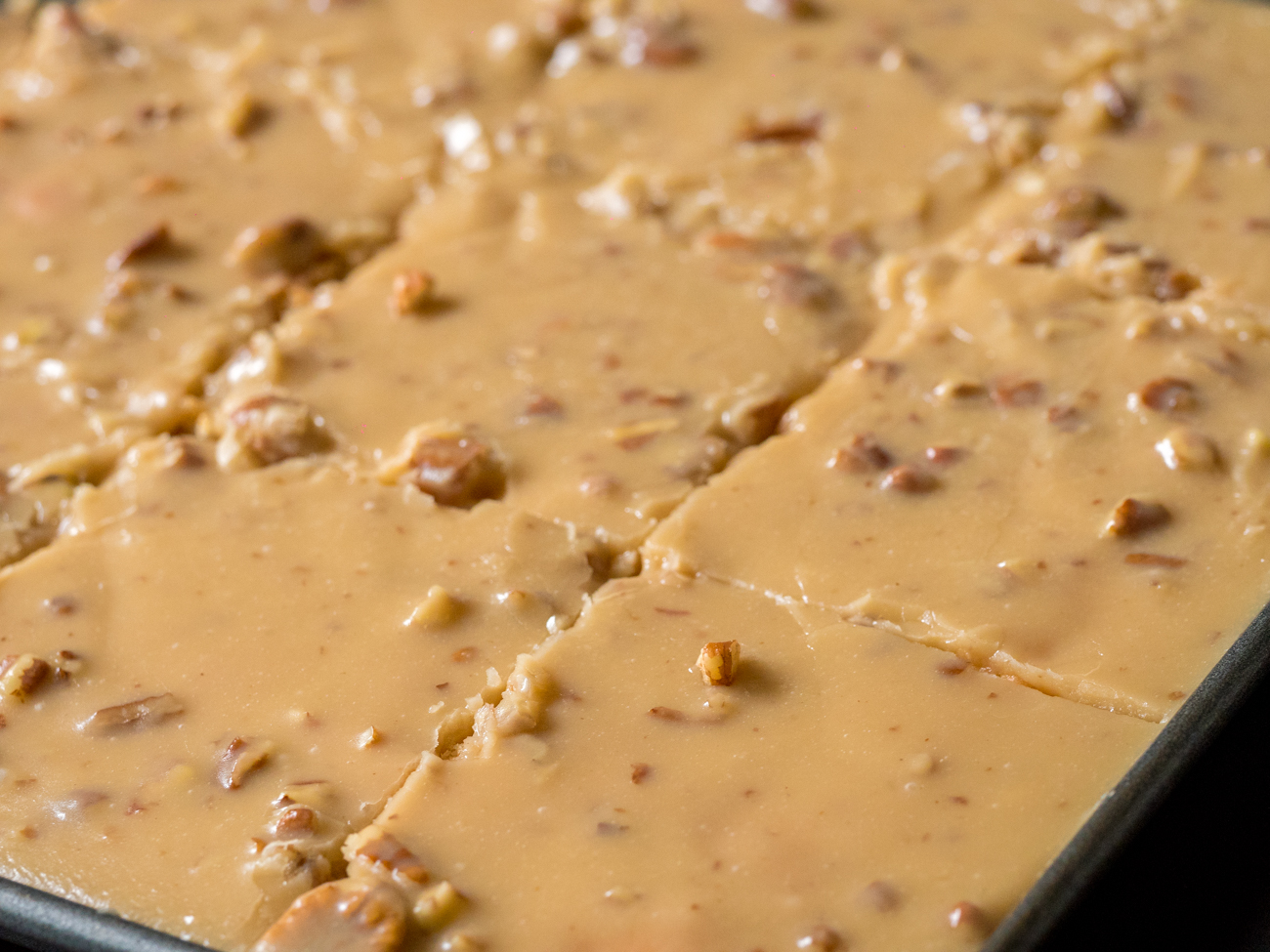Butter Pecan Sheet Cake Horizontal 3
